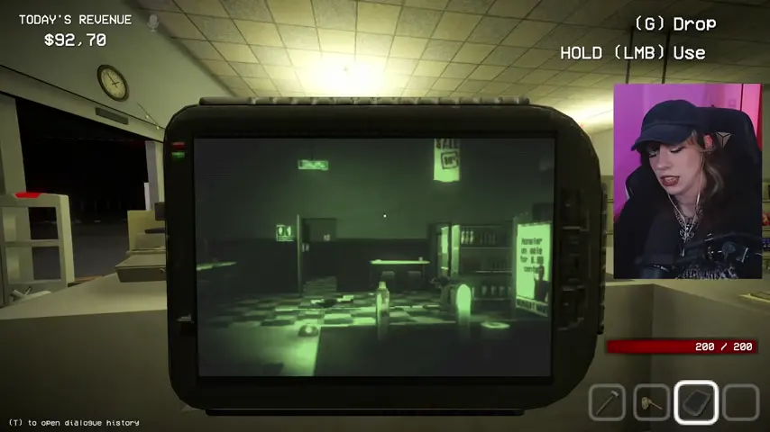 The same counter appears empty through the Anomaly Lens, exposing Vivien's anomaly.